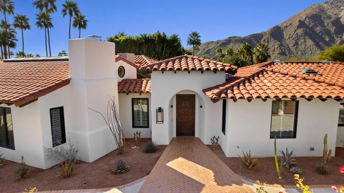 Exterior, Facade, Spanish Mediterranean