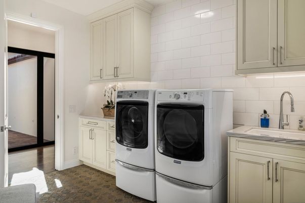 Interior, Washer