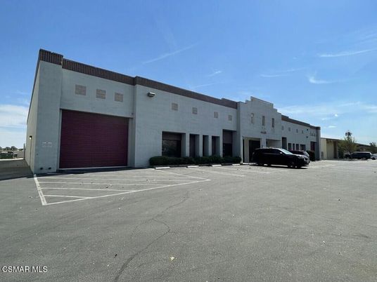 Attached, Exterior, Facade, Modern