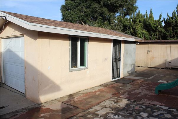 Detached Garage, Exterior