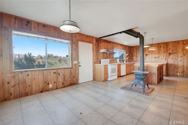Interior, Kitchen, Pendant Lights, Wooden Walls