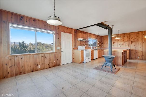 Interior, Kitchen, Pendant Lights, Wooden Walls