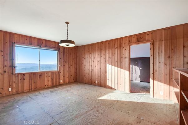 Empty room, Interior, Pendant Lights, Wooden Walls