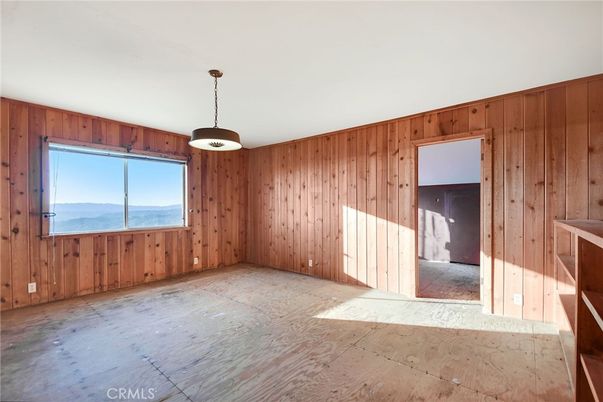 Empty room, Interior, Pendant Lights, Wooden Walls