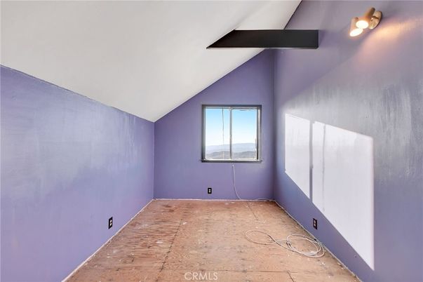 Empty room, Interior, Wooden Beams