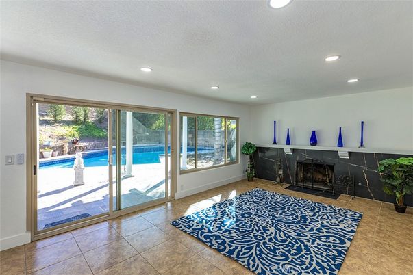 Fireplace, Interior, Recessed Lighting