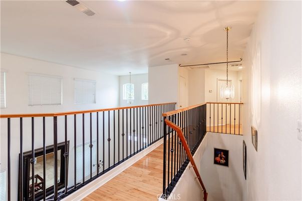 Interior, Pendant Lights, Wood Texture Flooring