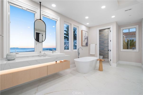 Bathroom, Free Standing Baths, Interior, Marble, Recessed Lighting, Water