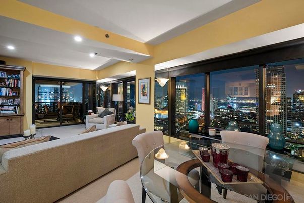 Dining room, Interior, Living room, Recessed Lighting, Wine Storage
