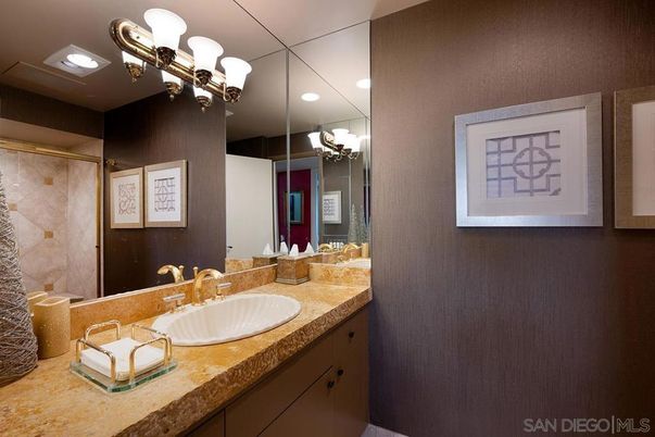Bathroom, Interior, Recessed Lighting