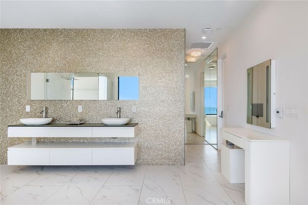 Bathroom, Dual Sink Vanities, Interior, Marble, Recessed Lighting