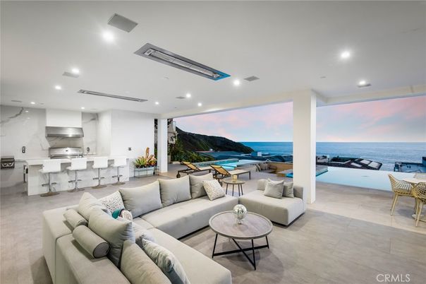 Interior, Kitchen, Living room, Marble Walls, Recessed Lighting, Water