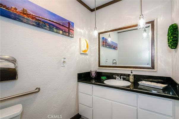 Bathroom, Dual Sink Vanities, Interior, Pendant Lights