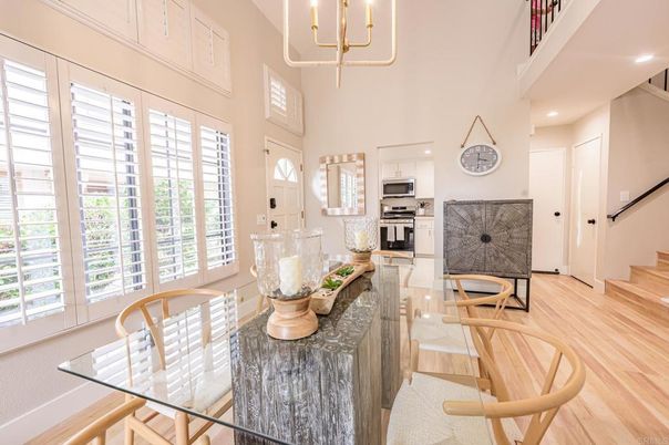 Chandelier, Dining room, Interior, Kitchen, Recessed Lighting, Stainless Steel Appliances, Wood Texture Flooring