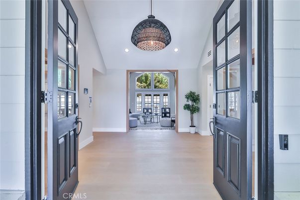 Interior, Pendant Lights, Recessed Lighting, Wood Texture Flooring