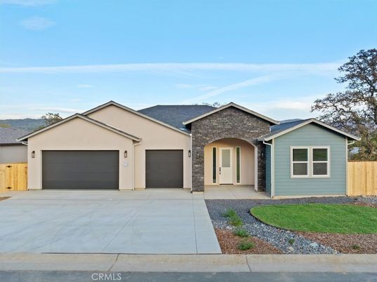 Attached, Exterior, Facade, Ranch