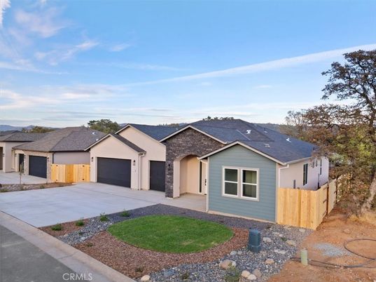 Attached, Exterior, Facade, Ranch