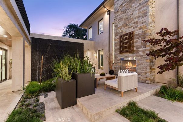 Exterior, Fireplace