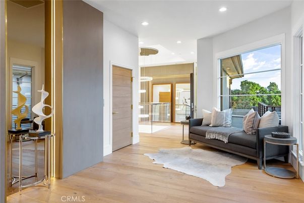 Interior, Pendant Lights, Recessed Lighting, Wood Texture Flooring