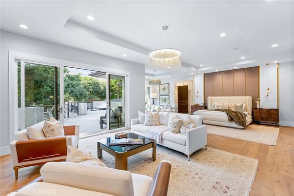 Chandelier, Interior, Living room, Pendant Lights, Recessed Lighting, Wood Texture Flooring
