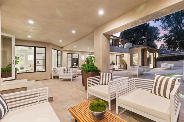 Exterior, Recessed Lighting