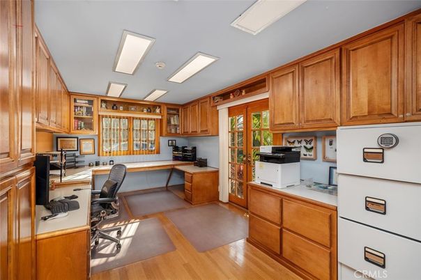Home Office, Interior, Kitchen, Recessed Lighting, Wood Texture Flooring