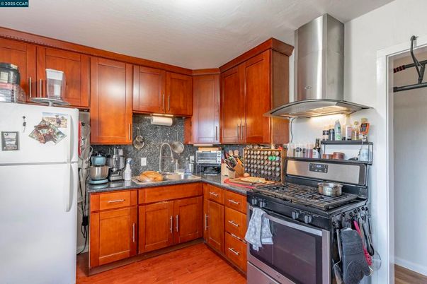 Interior, Kitchen, Stainless Steel Appliances, Wood Texture Flooring