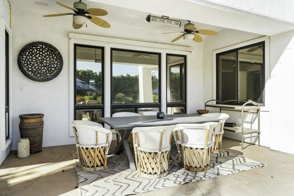 Dining room, Exterior