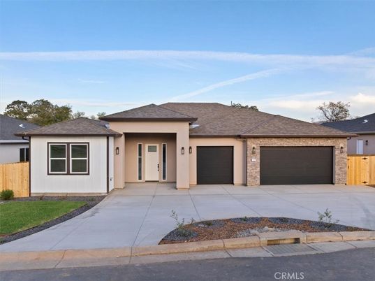 Attached, Exterior, Facade, Ranch