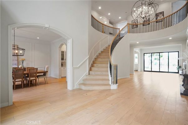 Chandelier, Dining room, Interior, Pendant Lights, Recessed Lighting, Wood Texture Flooring