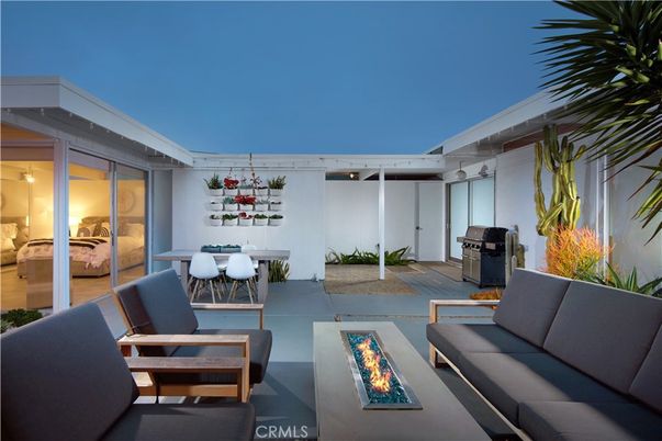 Dining room, Exterior