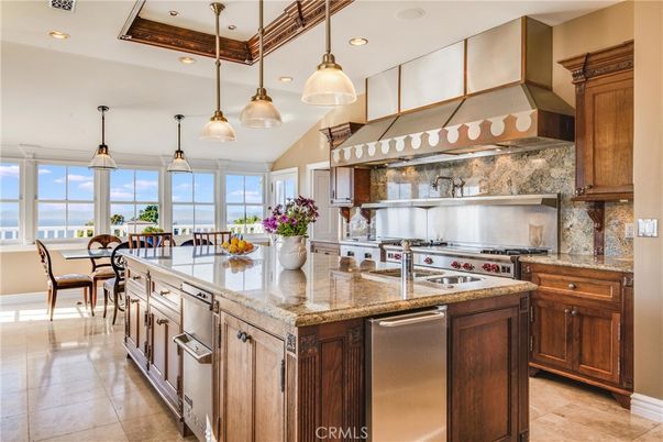 Dining room, Interior, Kitchen, Pendant Lights, Recessed Lighting, Stainless Steel Appliances, Water
