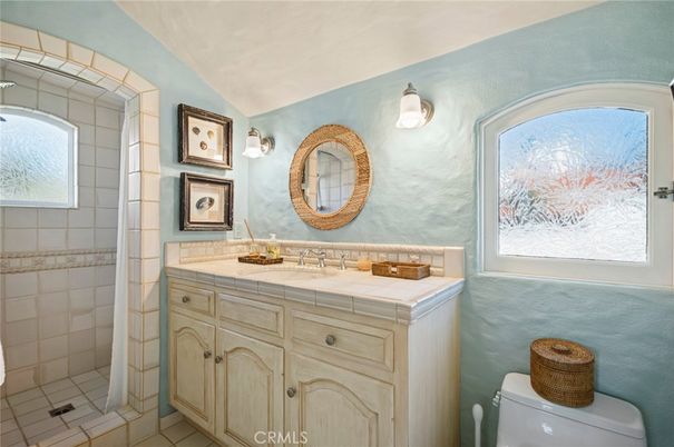 Bathroom, Interior, Tile Countertops