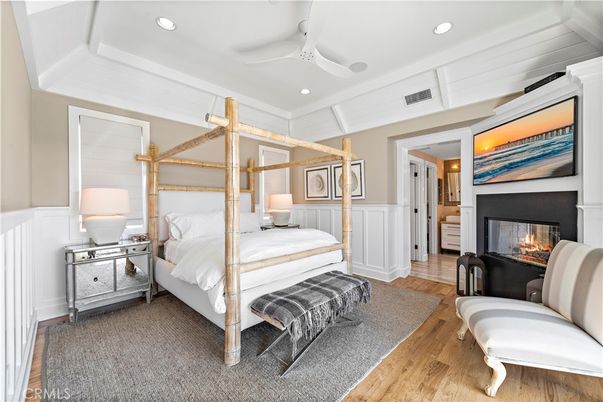 Bedroom, Fireplace, Interior, Recessed Lighting, Wood Texture Flooring