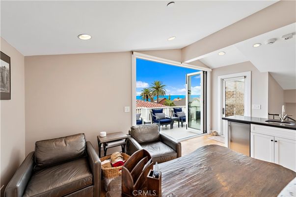 Interior, Living room, Recessed Lighting, Water