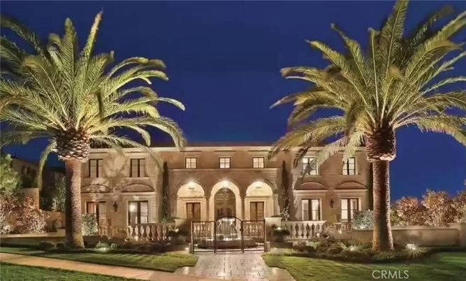 Backyard, Exterior, Facade, French Provincial