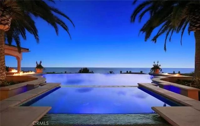 Exterior, Pool, Water