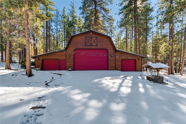 Detached Garage, Exterior