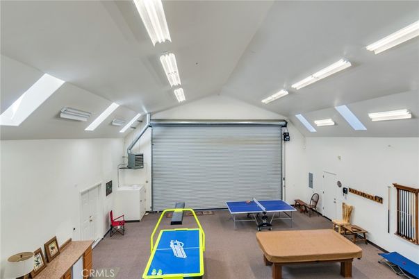 Game Room, Interior
