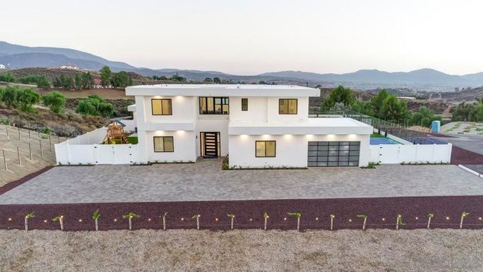 Attached, Exterior, Facade, Modern