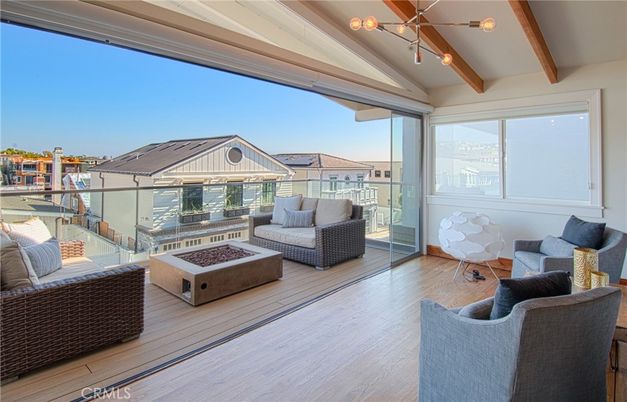 Exterior, Wood Texture Flooring