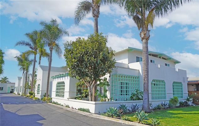 Exterior, Facade, Spanish Mediterranean