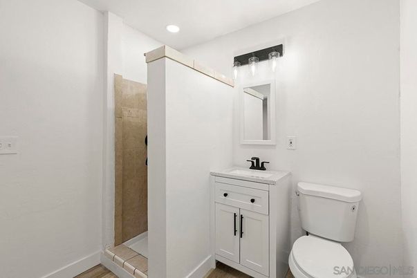 Bathroom, Interior, Recessed Lighting, Wood Texture Flooring