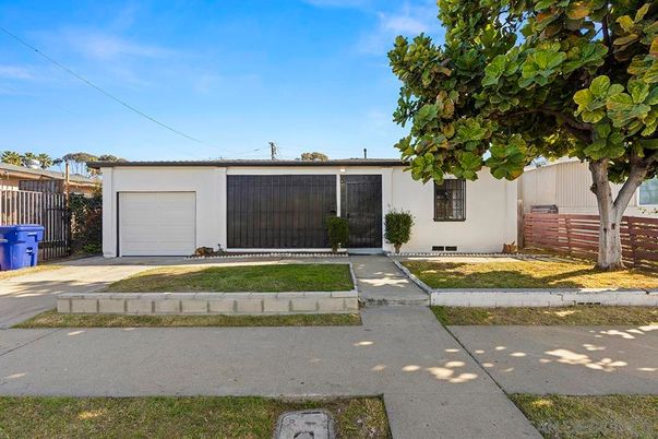 Detached Garage, Exterior