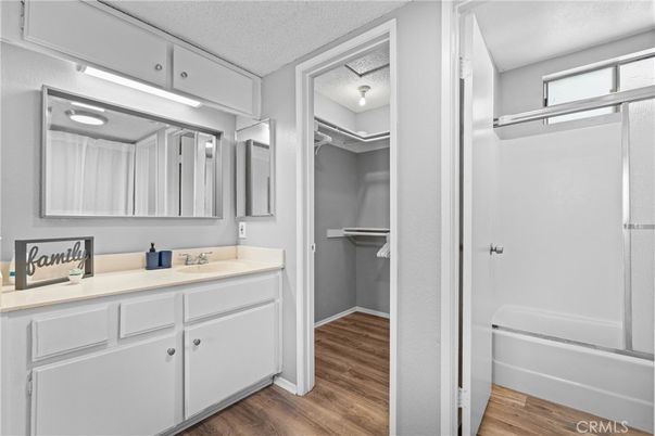 Bathroom, Interior, Walk-in Closets, Wood Texture Flooring