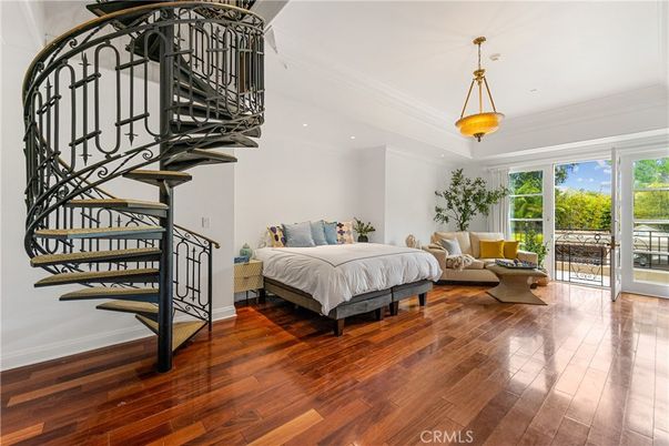 Bedroom, Interior, Pendant Lights, Recessed Lighting, Wood Texture Flooring