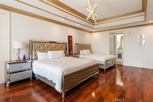Bedroom, Interior, Pendant Lights, Recessed Lighting, Wood Texture Flooring
