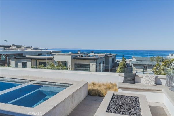 Exterior, Pool, Water