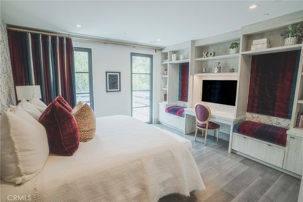 Bedroom, Home Office, Interior, Recessed Lighting, Wood Texture Flooring