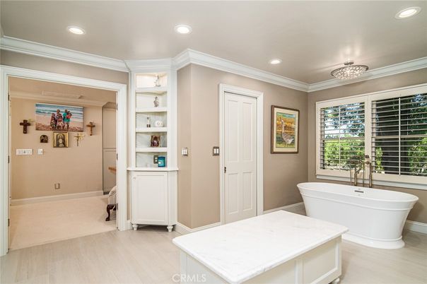 Bathroom, Free Standing Baths, Interior, Recessed Lighting, Wood Texture Flooring